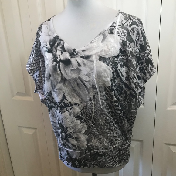 Style & Co Bat Wing Black White Floral Sequin Top - Picture 3 of 7